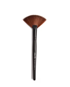 Amor Us Fan Brush - #915