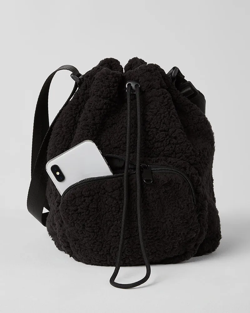 COZY SHERPA BUCKET BAG