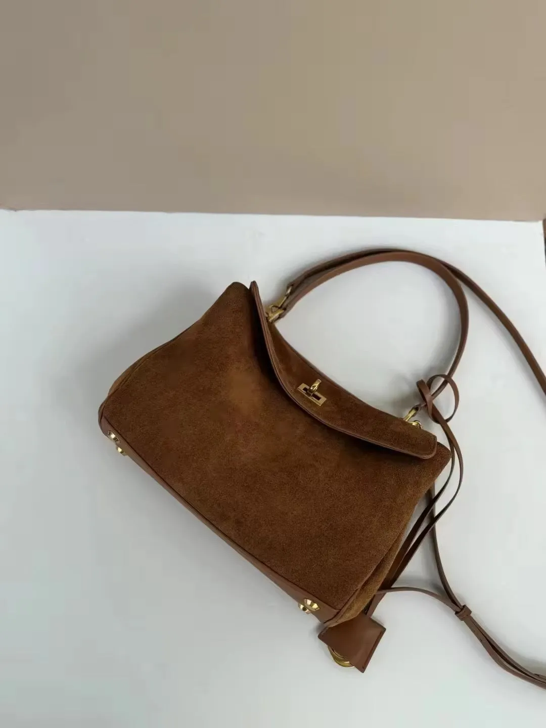 Handmade Genuine Leather Women's Handbag – This Year's Must-Have Trend