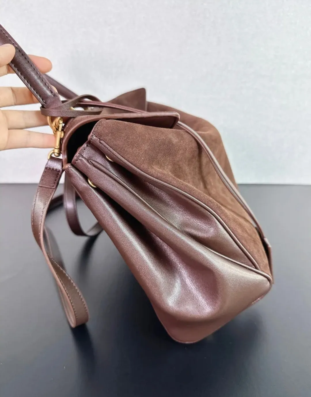 Handmade Genuine Leather Women's Handbag – This Year's Must-Have Trend