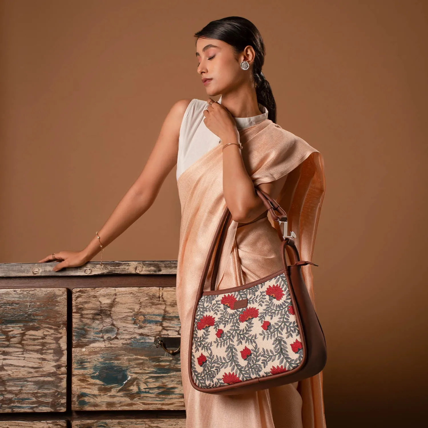 Nawabi Couture Sleek Shoulder Bag