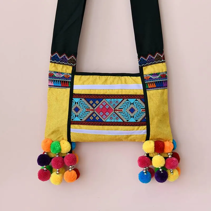 New Wide Shoulder Strap Ethnic Style Embroidered Cloth Bag Single Shoulder Messenger Bag Casual Fringed Bag Small Bag