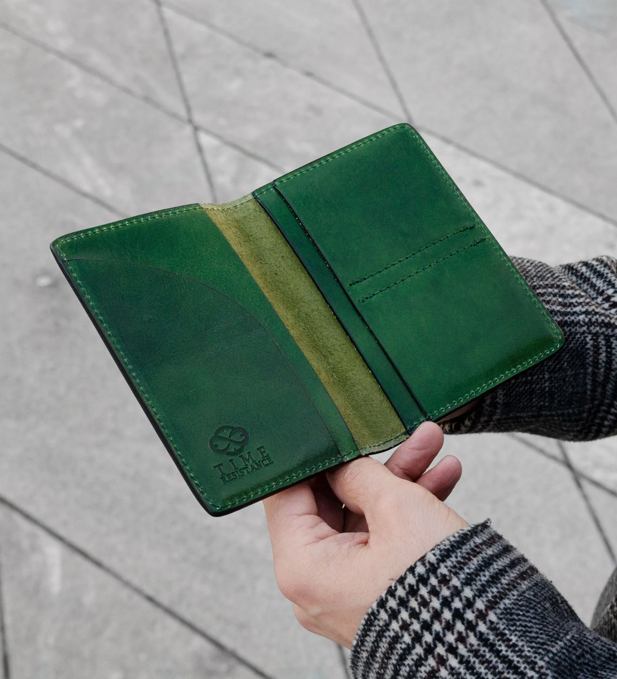 Small Leather Passport Holder - Gulliver's Travels