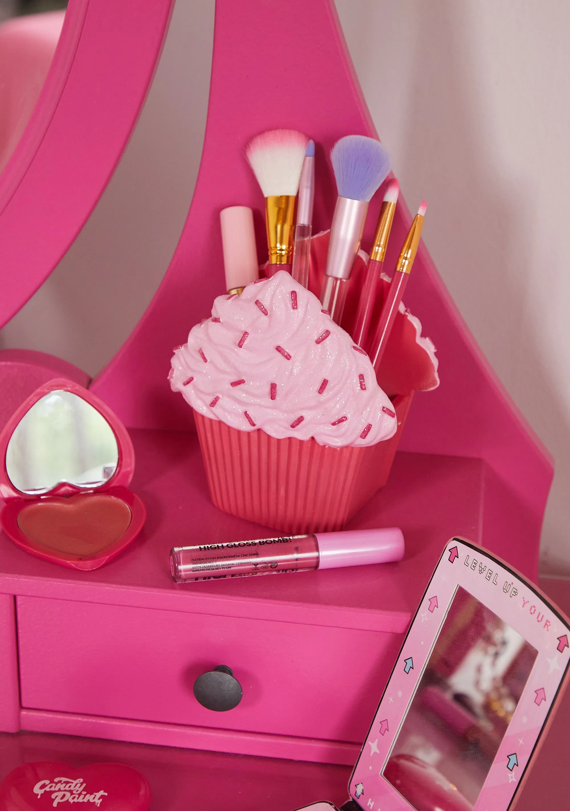 Sweet Fantasies Makeup Brush Holder