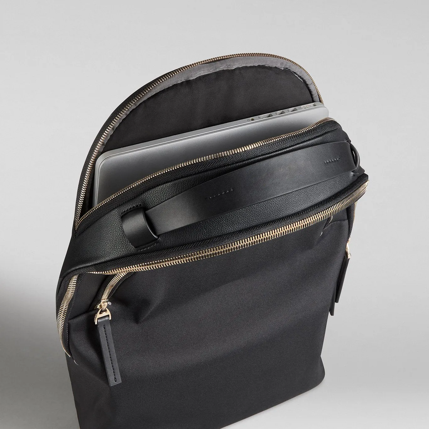 Troubadour Momentum Backpack